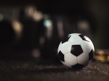 Where Offshore Sportsbooks Get Their Odds: Feeds, Traders, and Copying