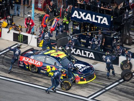 How Does NASCAR Betting Work Across a Race Weekend?