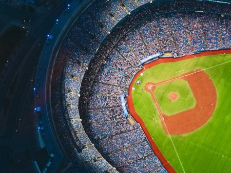 How to Bet on Baseball: Markets, Rules, and Key Variables