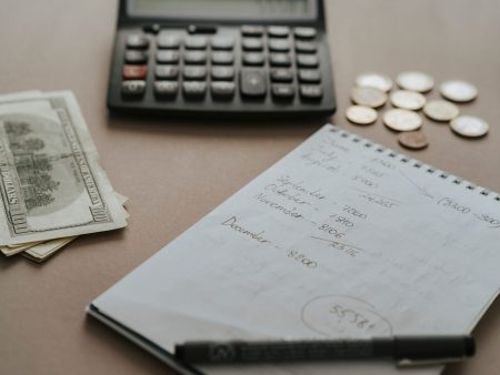 How to Set a Gambling Budget Without Risking Bills