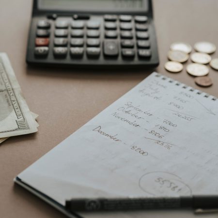 How to Set a Gambling Budget Without Risking Bills