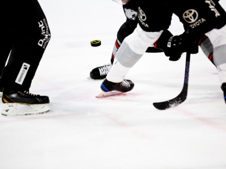 Sportsbooks With NHL Same-Game Parlays: Which Features Matter?