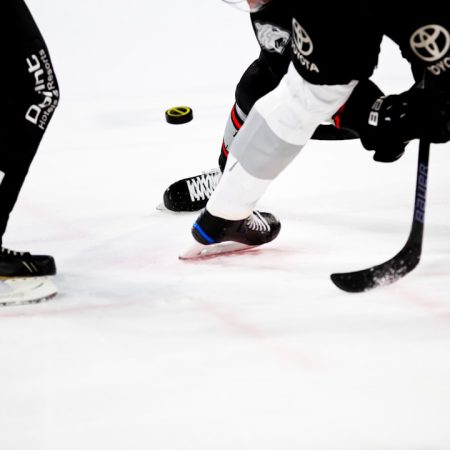 Sportsbooks With NHL Same-Game Parlays: Which Features Matter?